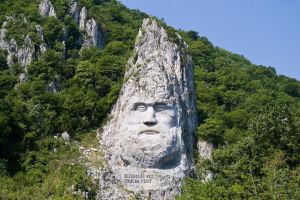 Decebal's Statue: a massive rock sculpture!