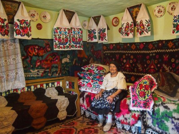 traditional room in Maramures