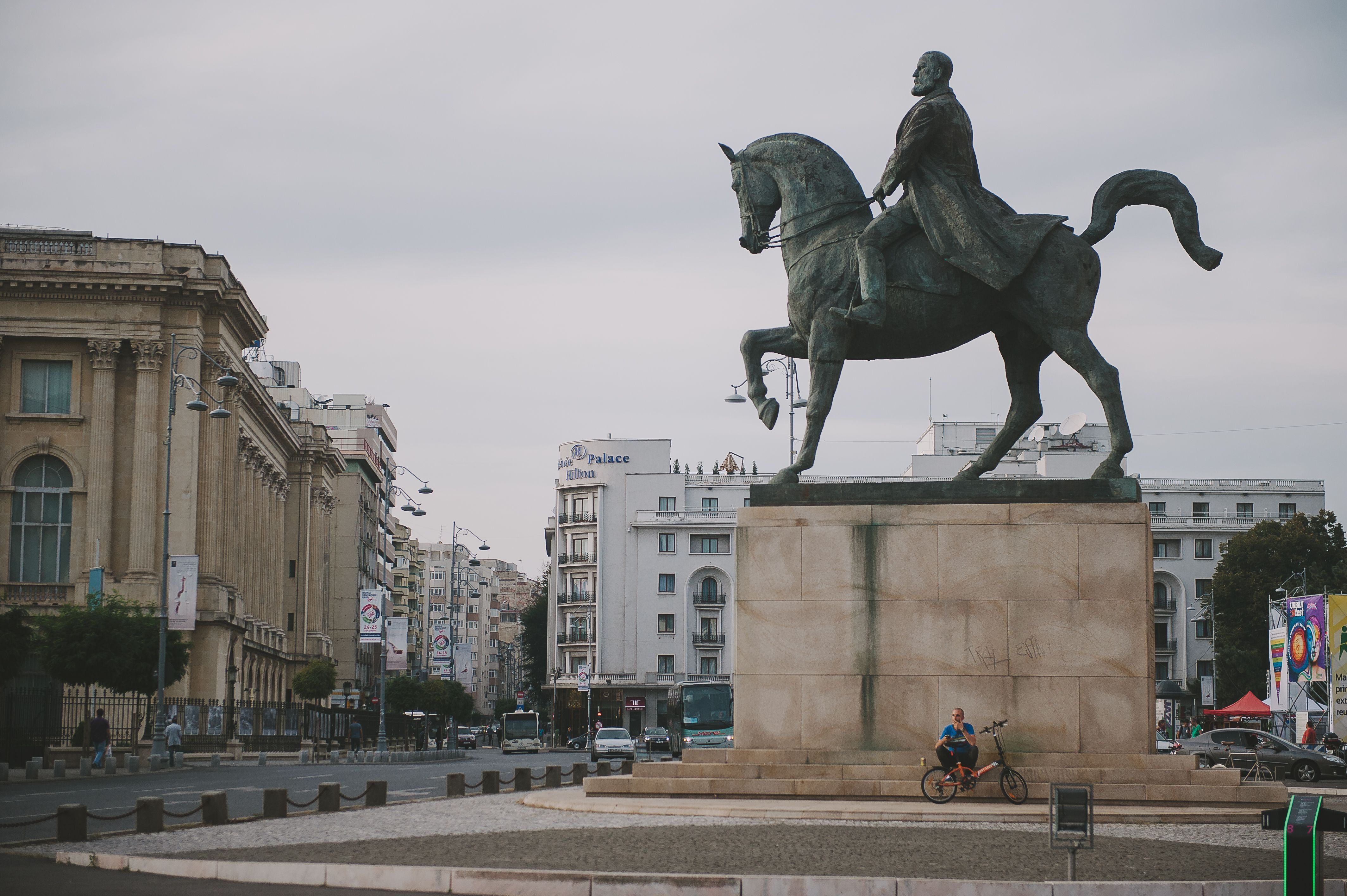 travel from bucharest airport to city centre