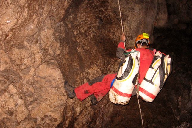 Caving Cioclovina