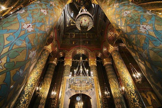 Visit Curtea de Arges Monastery
