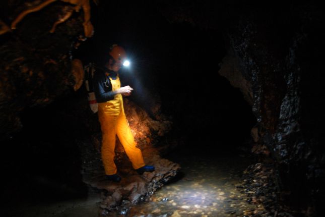 Caving in Cioclovina