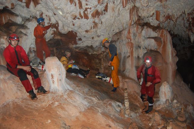 Caving in Cioclovina