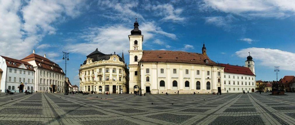 Walking Tour in the Big Square