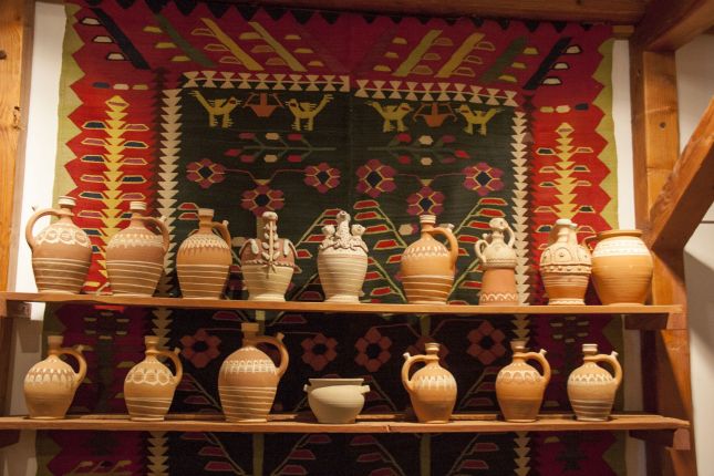 Traditional pottery and rugs 