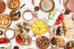 Traditional Romanian Food Guide: Cuisine, Dishes & Drinks