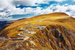 1800m view from Transalpina - also known as 'Devil's Pathway'